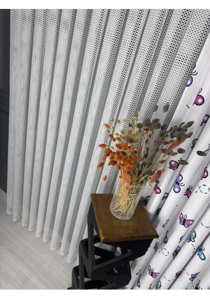 Taç Delikli Dantel Tül Perde, 1/2 Seyrek Pile, Tek Kanat - Ekru 100 x 250 cm