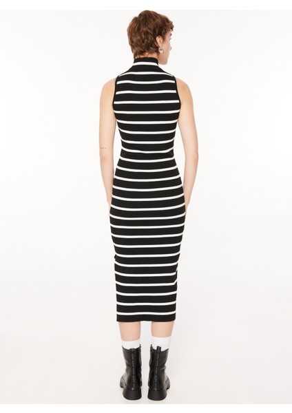 Yarım Balıkçı Yaka Çizgili Siyah - Beyaz Midi Kadın Elbise A3WL-ELB2 fırsatları