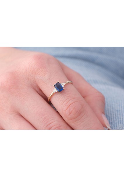 Emerald Cut Mavi Taşlı Zarif Yüzük 14 Ayar Altın