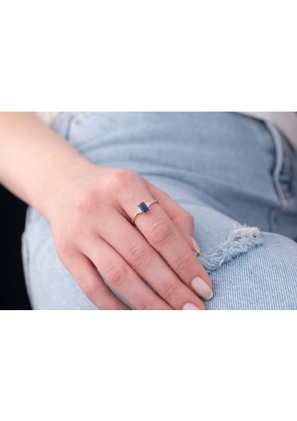 Emerald Cut Mavi Taşlı Zarif Yüzük 14 Ayar Altın modelleri