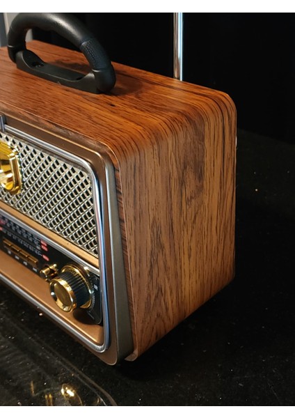 Nostaljik Şarjlı USB Girişli Bluetooth'lu Radyo modelleri