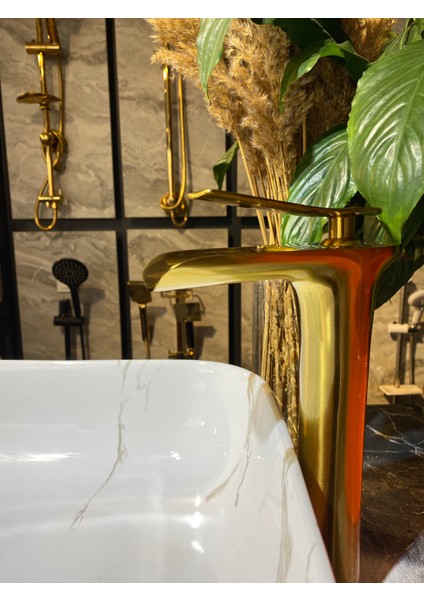 Mat Gold Çanak Lavabo Bataryası Şelale Lavabo Musluğu Fırçalanmış Mat Altın Batarya