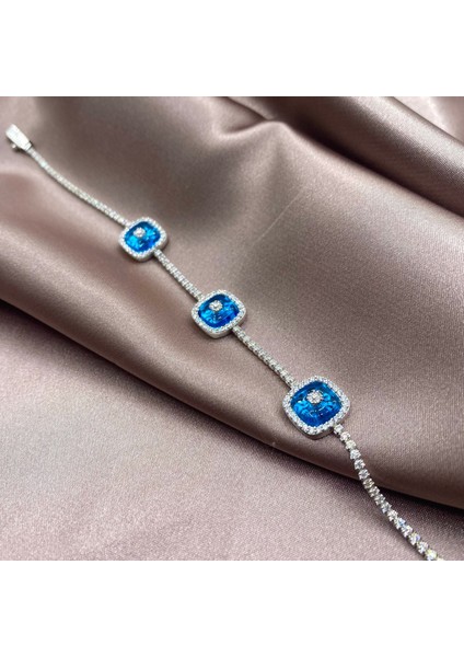 Küçük Boy Üçlü Kare Camgöz Rhodium Kaplama Kadın Gümüş Su Yolu Bileklik