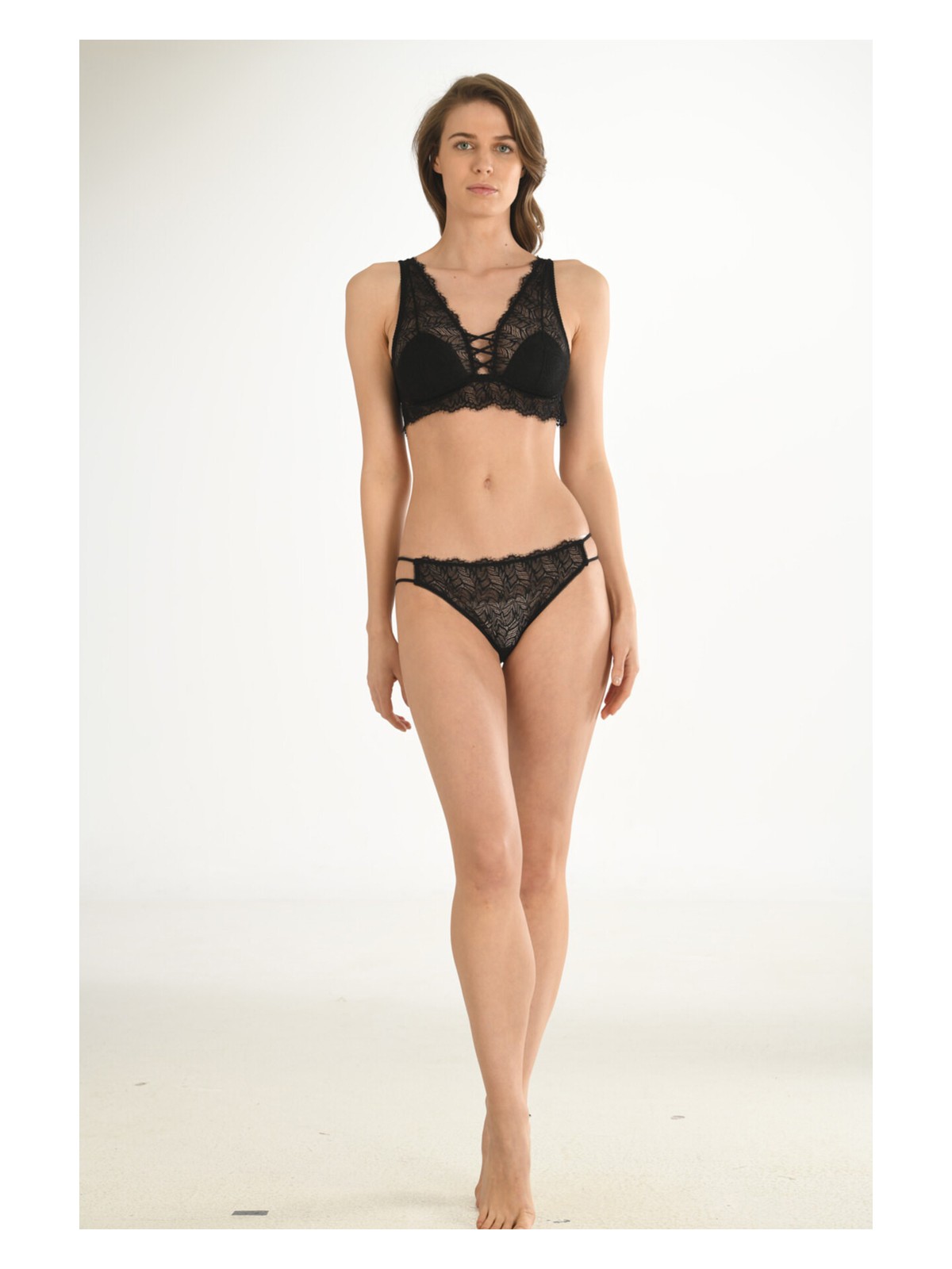 NBB Siyah Göğüs Dekolteli Bralet