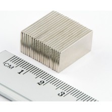 Mıknatıs Avm 20x10x1 mm N35 Dikdörtgen Güçlü Neodyum Mıknatıs (Boy: 20 mm, En: 10 mm, Kalınlık: 1 mm)