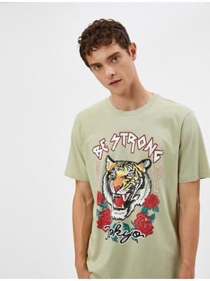 Koton Kaplan Baskılı Tişört Uzakdoğu Temalı Bisiklet Yaka Pamuklu