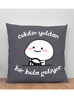 Bk Gift Bir Bela Geliyor Tasarımlı Antrasit Kırlent Yastık, Arkadaşa Hediye, Ev Dekorasyonu, Ev Hediyesi-1
