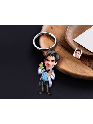 Bk Gift Kişiye Özel Kimyager Karikatürlü Ahşap Anahtarlık-2 Sevgiliye Hediye, Arkadaşa Hediye, Doğum Günü Hediyesi