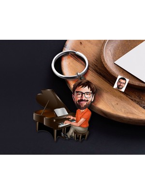 Bk Gift Kişiye Özel Piyanist Karikatürlü Ahşap Anahtarlık-1 Sevgiliye Hediye, Arkadaşa Hediye, Doğum Günü Hediyesi