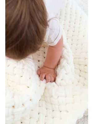 Bugula Yumuşak Bebek Battaniyesi 100x100cm Beyaz Unisex Alize Puffy Kundak Büyüleyici El Yapımı OEKO TEX Sertifika