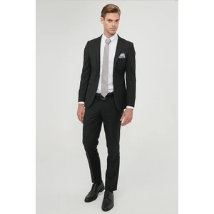 ALTINYILDIZ CLASSICS Erkek Siyah Ekstra Slim Fit Dar Kesim Kırlangıç Yaka Yünlü Su Ve Leke Tutmayan Nano Takım Elbise