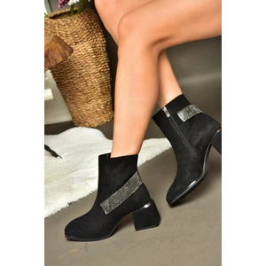 Fox Shoes R241442202 Siyah Süet Taş Aksesuarlı Kalın Topuklu Kadın Bot