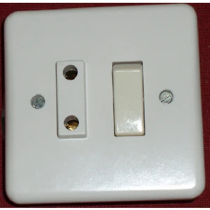 Günsan Elektrik Topraksız Anahtarlı Priz