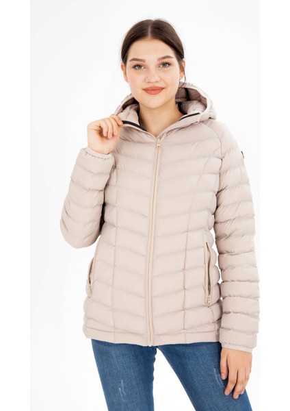 Kadın Kısa Sabit Kapşonlu Dolgulu Spor Şişme Mont 8639