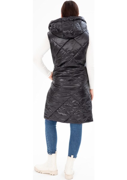 Kadın Uzun Sabit Kapşonlu Dolgulu Çift Taraflı Kapitone Elyaflı Yelek 8649 modelleri