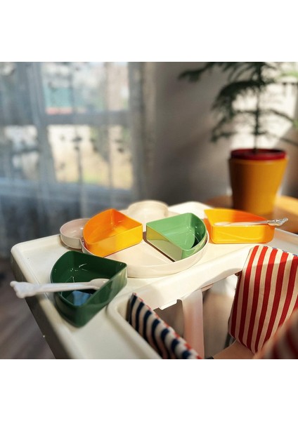 Ayıcık 4 Bölmeli Mama Yemek Tabağı ve Çatal Kaşık Seti - Plastik Mutfak JAN44
