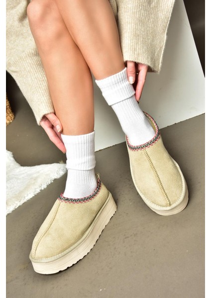 R612047302 Bej Süet Tabanlı Kadın Terlik modelleri