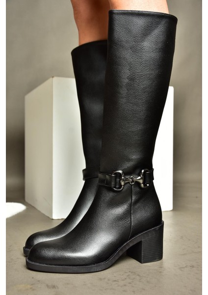 R404802709 Siyah Alçak Topuklu Kadın Çizme modelleri