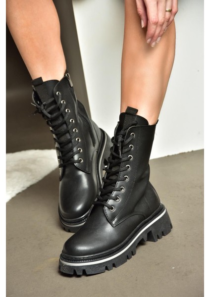 R524802209 Siyah Bağcıklı Kadın Postal Bot