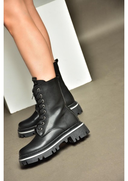 R524802209 Siyah Bağcıklı Kadın Postal Bot fiyatları