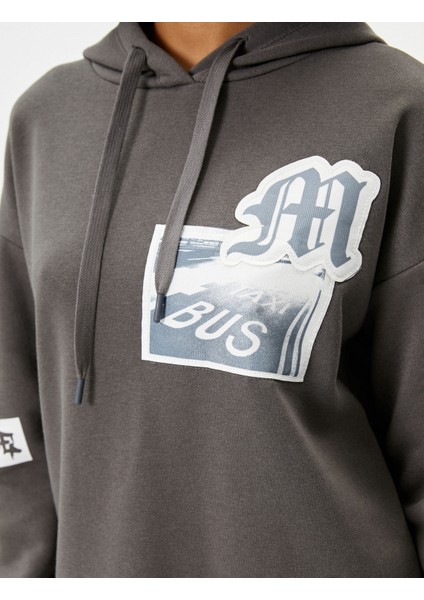 Kapşonlu Sweatshirt Arkası Ve Önü Aplike Detaylı Şardonlu indirimleri