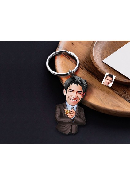 Kişiye Özel Erkek Karikatürlü Ahşap Anahtarlık, Sevgiliye Hediye, Erkek Hediyesi, Doğum Günü Hediyesi-8 fiyatları