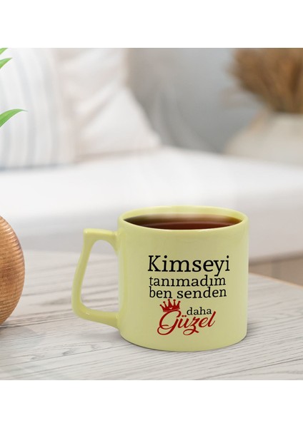 Kimseyi Görmedim Ben Tasarımlı Sarı Sert Kapaklı Defter ve Middle Kupa Seti-4