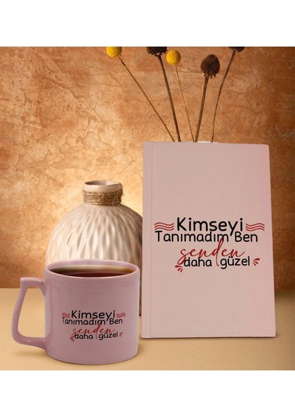 Kimseyi Görmedim Ben Tasarımlı Pembe Sert Kapaklı Defter ve Middle Kupa Seti-2