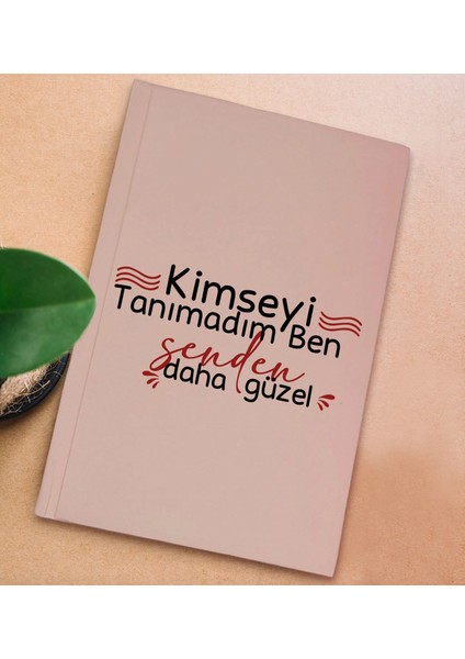 Kimseyi Görmedim Ben Tasarımlı Pembe Sert Kapaklı Defter ve Middle Kupa Seti-2