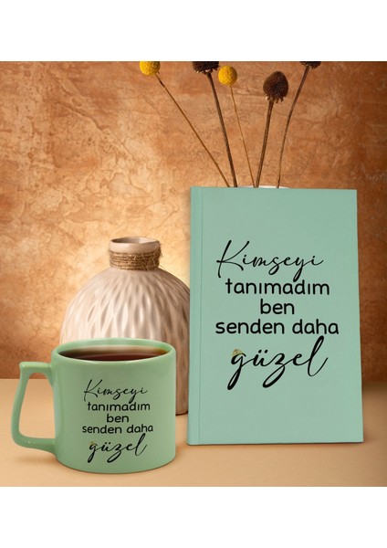 Kimseyi Görmedim Ben Tasarımlı Su Yeşili Sert Kapaklı Defter ve Middle Kupa Seti-3