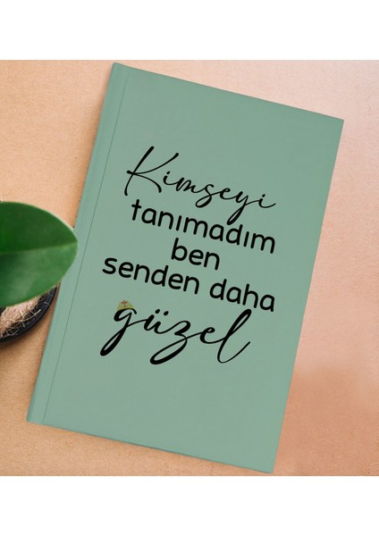 Kimseyi Görmedim Ben Tasarımlı Su Yeşili Sert Kapaklı Defter ve Middle Kupa Seti-3