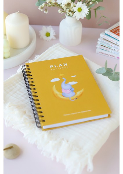 Deep Notebook Süresiz Planlayıcı Ajanda A5 Spiralli Hilal ile Fil Maskot Tasarımı