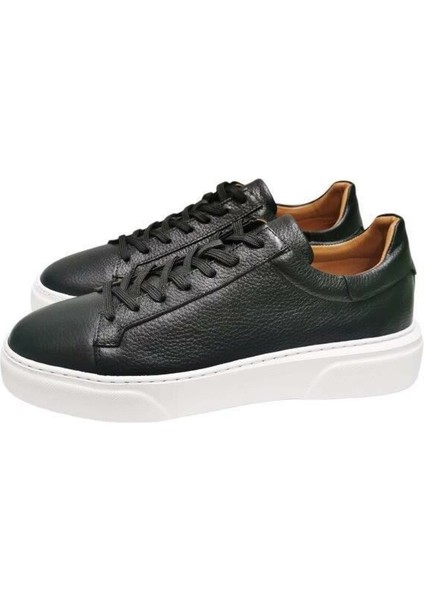 Beyaz Taban Siyah Sneaker fırsatları