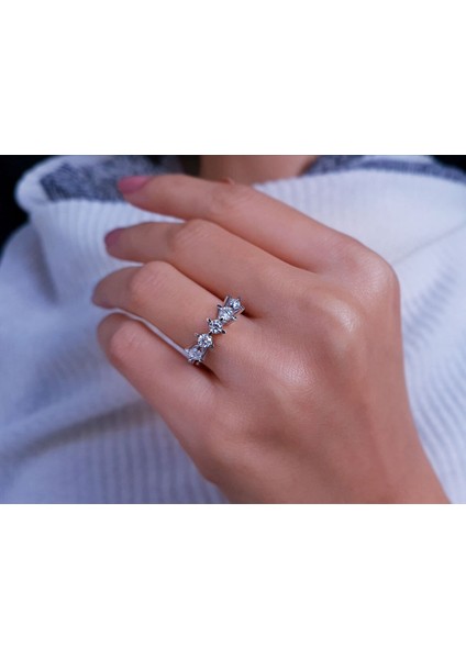 D Renk 0,70 Karat Pırlanta 5 Taş Yüzük 0404R0370 fırsatları