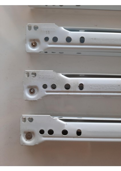Metal Beyaz Çekmece Rayı 35CM 1 Takım (1 Çekmecelik)