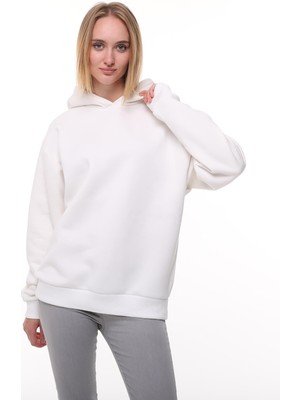 Beyaz Oversize Şardonlu Sweatshirt