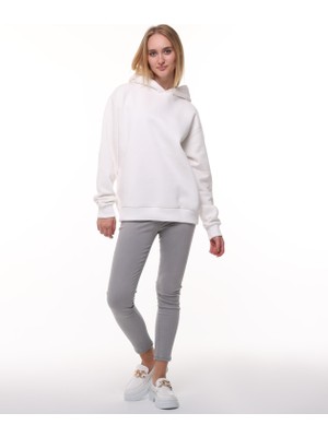 Beyaz Oversize Şardonlu Sweatshirt