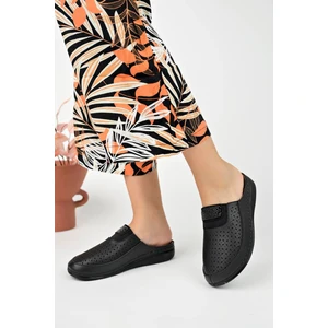 Ortopedik Ped Burnu Kapalı Siyah Terlik