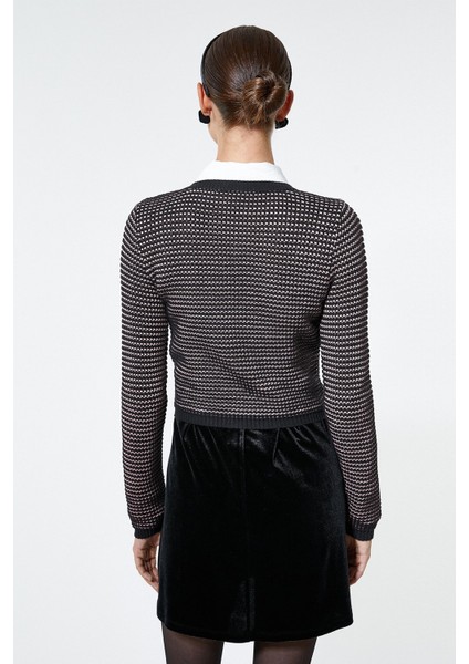 Kadın Örgü U Yaka Düğmeli Cep Detaylı Crop Hırka 4WAK90339HT fırsatları