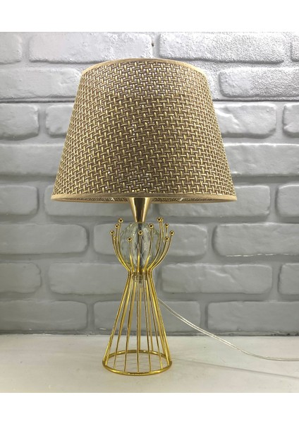 Gold Kaplama Sude Model Kristal Taşlı Hazeran Hasır Kahverengi / Krem Şapkalı Abajur Masa Lambası