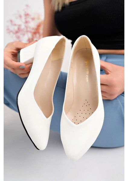 Ökçeli Sivri Kalıp Beyaz Cilt Kadın Ayakkabı fiyatları