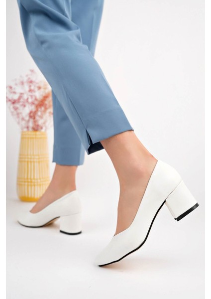 Ökçeli Sivri Kalıp Beyaz Cilt Kadın Ayakkabı fırsatları
