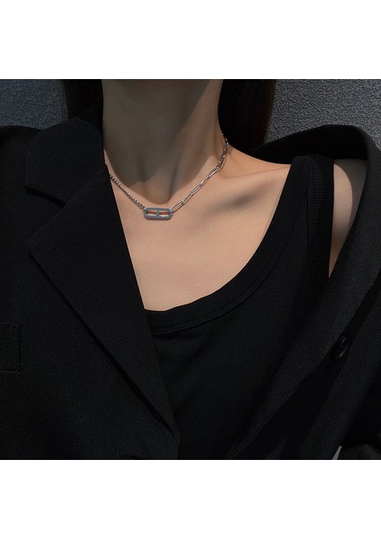 Modaya Uygun Kolyeler ve Çok Yönlü Aksesuarlar (Yurt Dışından)