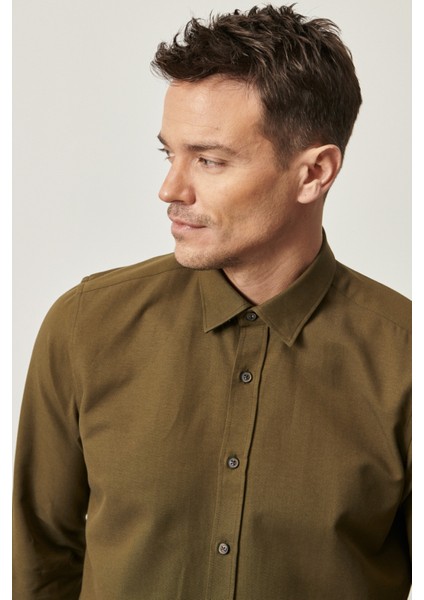 Erkek Haki Slim Fit Dar Kesim Pamuklu Gizli Düğmeli Yaka Uzun Kollu Oxford Gömlek modelleri