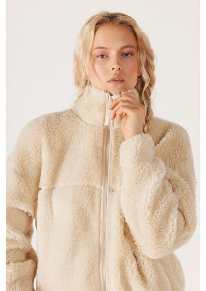 Oversize Fit Geniş Kesim Dik Yaka Tam Fermuarlı Ekru Sherpa Ceket