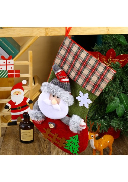 3 Adet Noel Hediye Keseleri-Yaşlı Adamın Noel Çorapları + Kardan Adamın Noel Çorapları + Geyiklerin Noel Çorapları (Yurt Dışından)