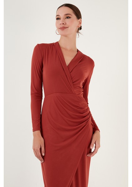 Kruvaze Yaka Yırtmaçlı Drape Detaylı Midi Abiye Elbise Bayan ELBİSE 611EL1769 fırsatları