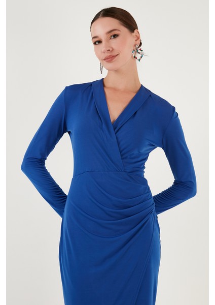 Kruvaze Yaka Yırtmaçlı Drape Detaylı Midi Kadın Elbise 611EL1769 modelleri