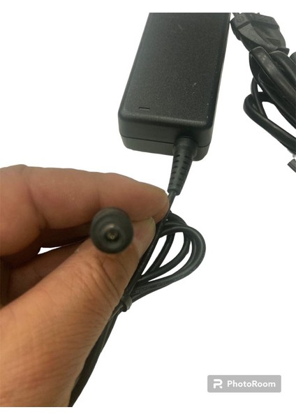 12 V3.3 Amper Adaptör Ortası Iğneli