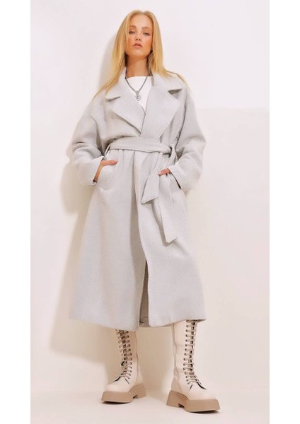 Kadın Gri Renk Balıksırtı Desenli Kemerli Uzun Kaşe Kaban modelleri